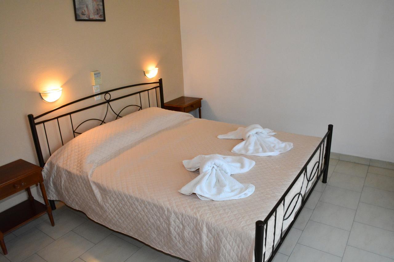 Voula Apartments Agia Marina  Екстериор снимка