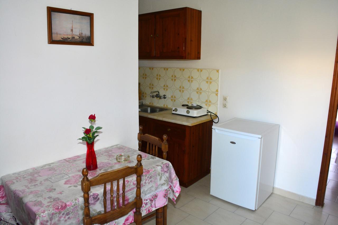 Voula Apartments Agia Marina  Екстериор снимка