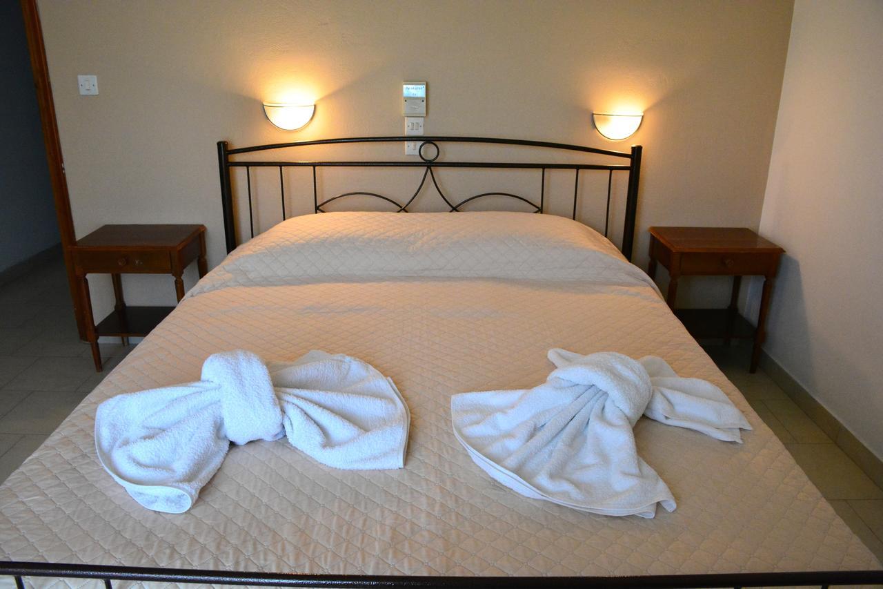 Voula Apartments Agia Marina  Екстериор снимка