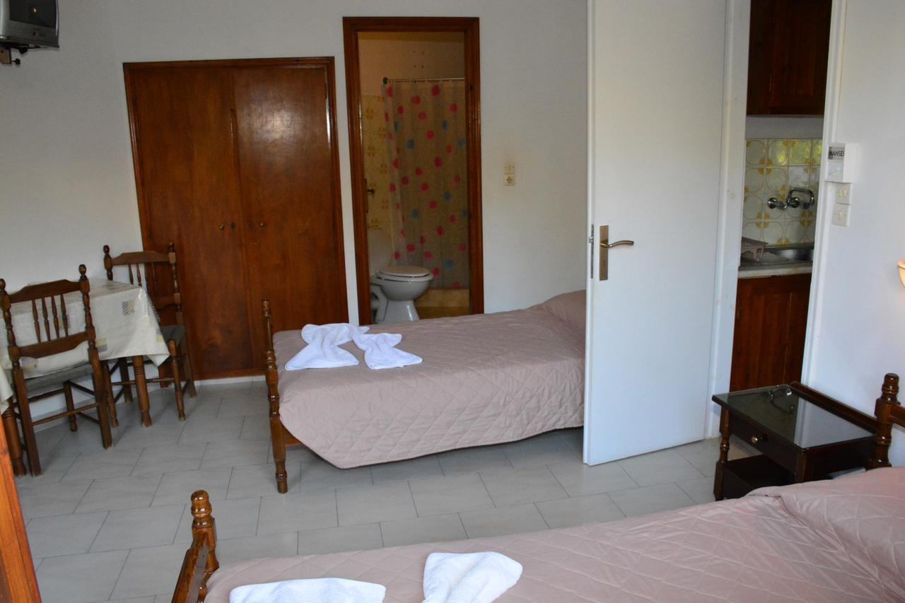 Voula Apartments Agia Marina  Екстериор снимка